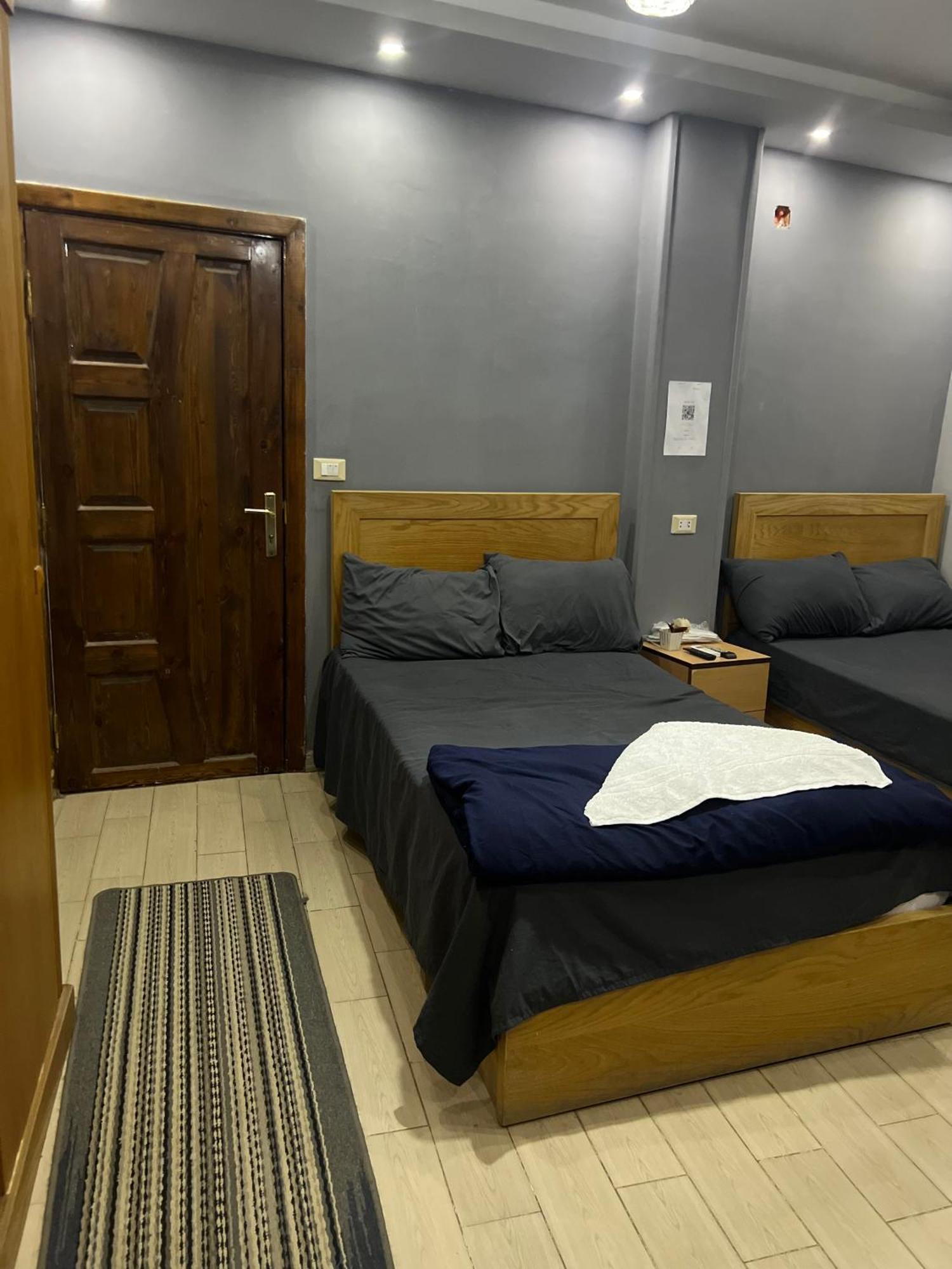 Hotel Three Pyramids Hills 3*